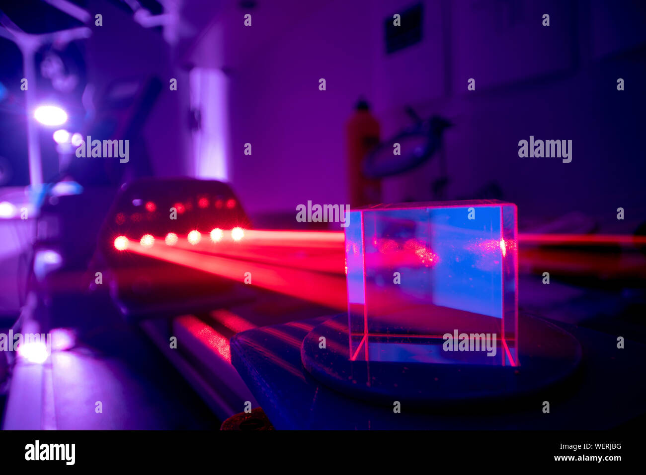 Physics lab experiment hires stock photography and images Alamy