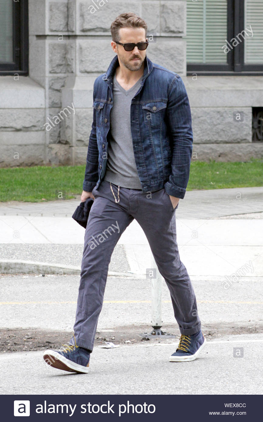 ryan reynolds jean jacket