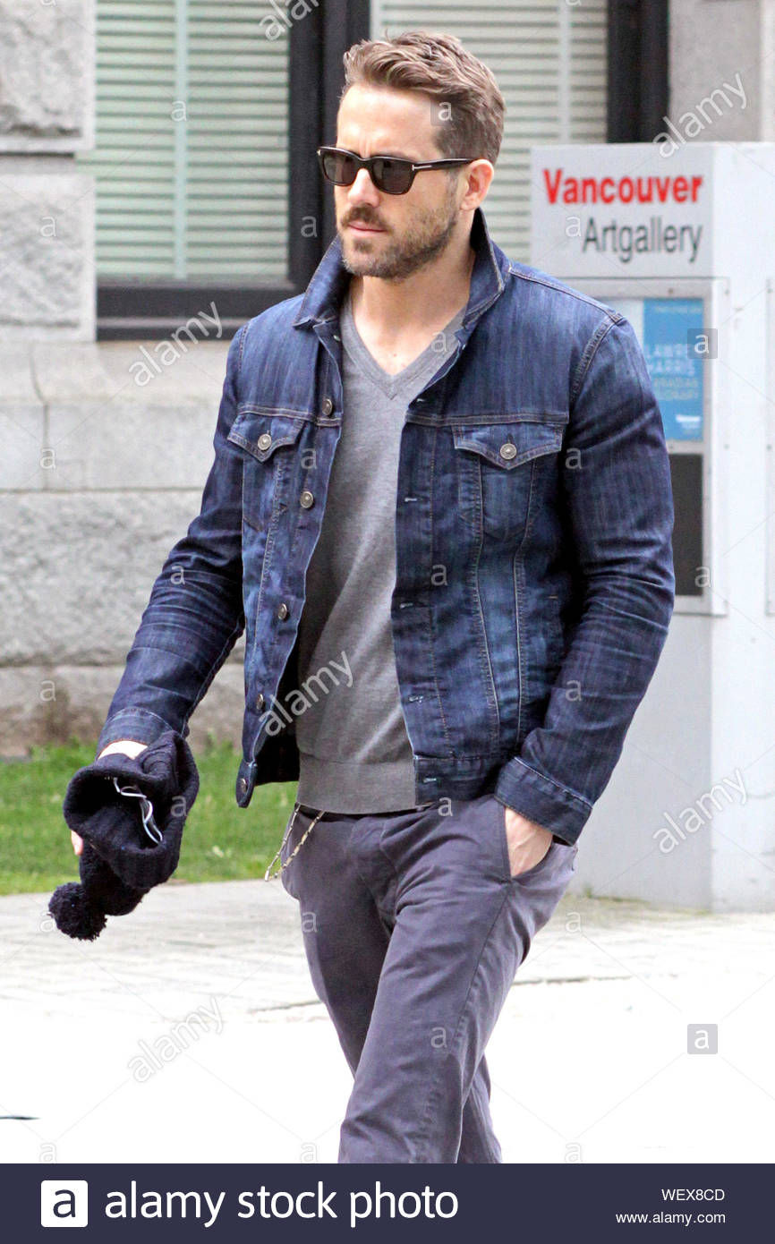 ryan reynolds jean jacket