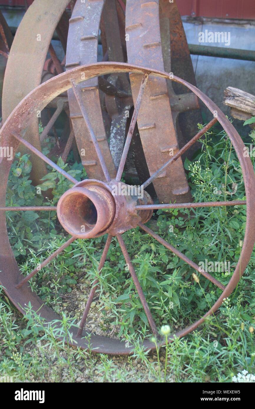 metal wagon wheels Stock Photo - Alamy
