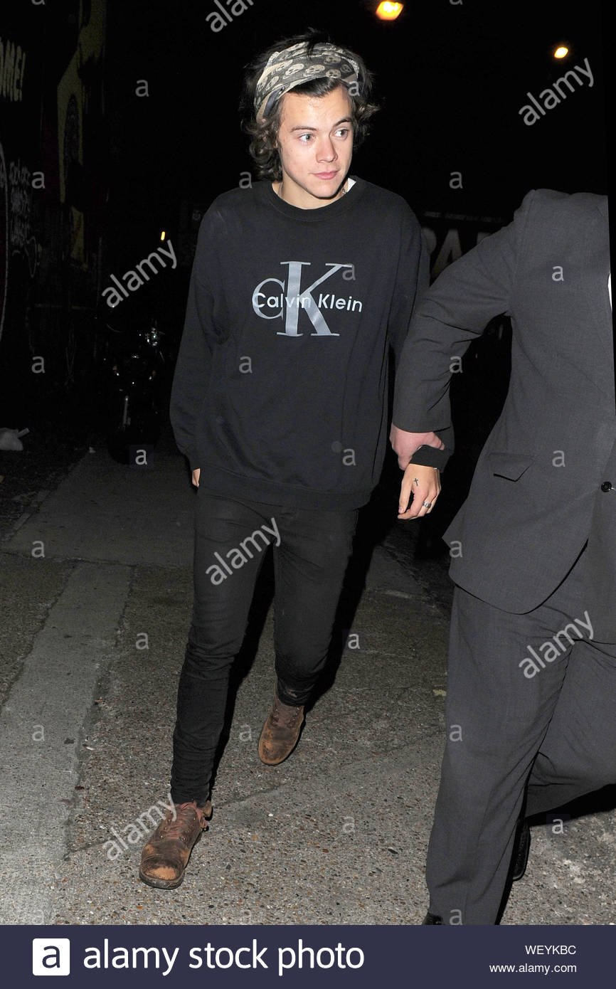 London Uk Harry Styles Attends One Direction S Hairstylist Lou