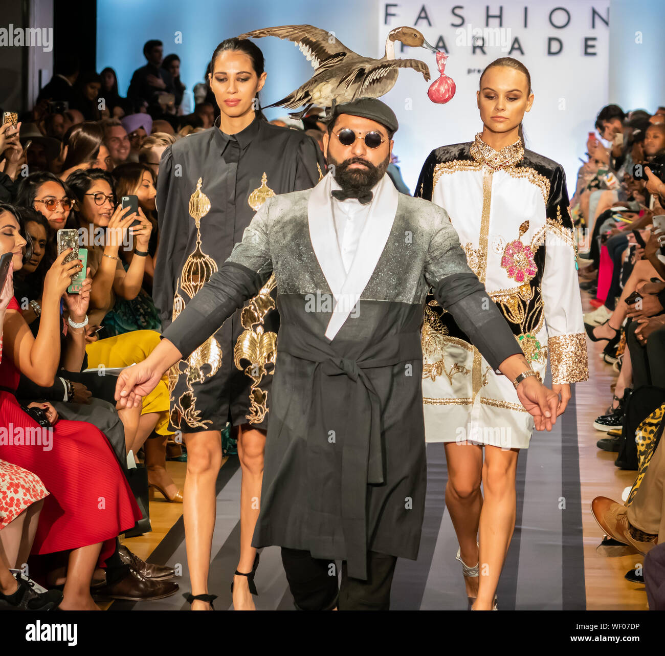 Indian catwalk hi-res stock photography and images - Page 10 - Alamy