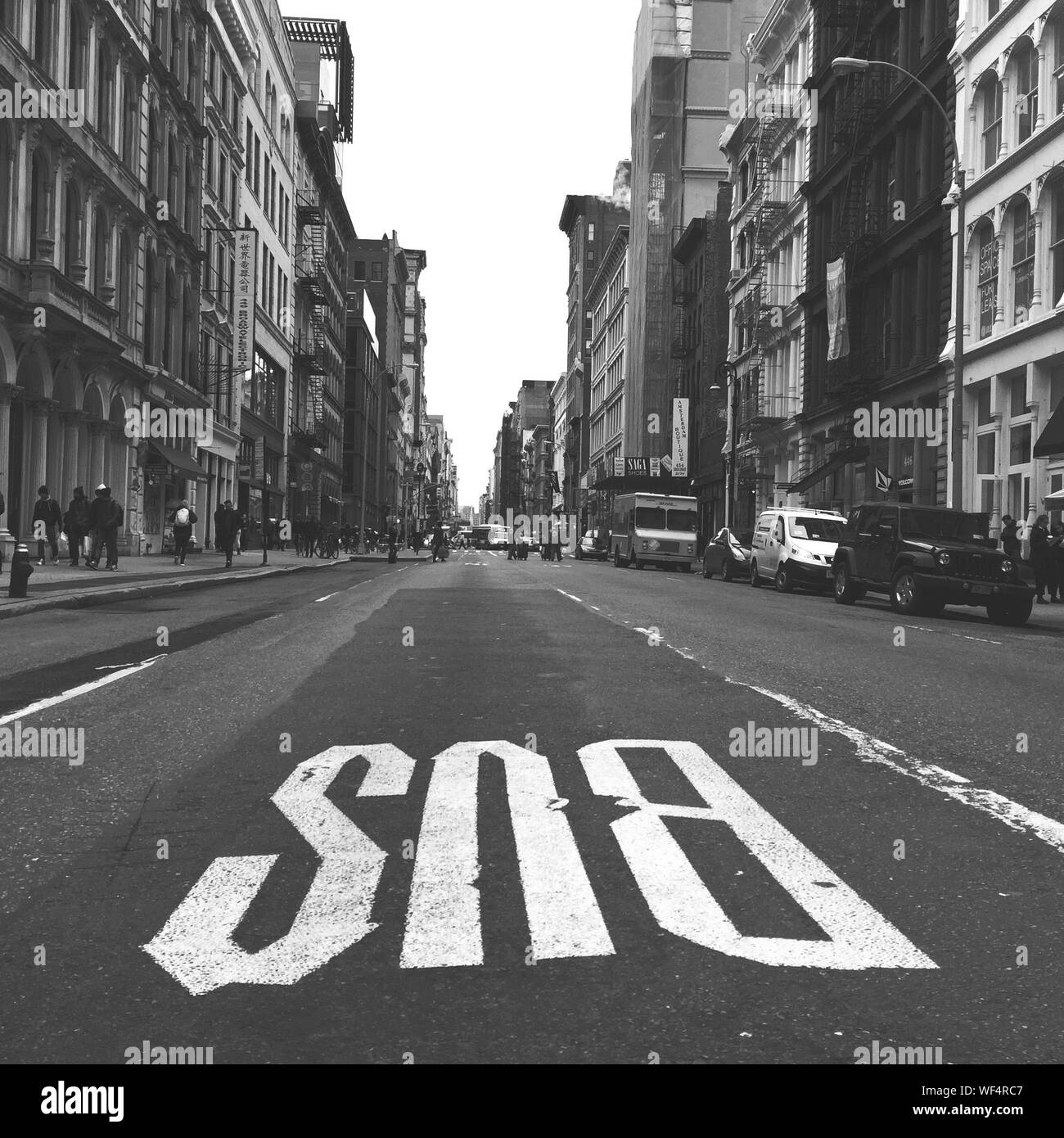 Bus lane road marking hi-res stock photography and images - Alamy