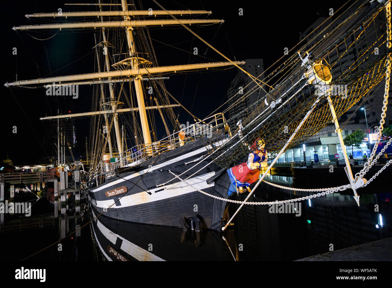 Bremerhaven, Germany. 31st Aug, 2019. The historic sailing ship "Seute Deern" has fallen into a sloping position due to a pump failure. When troops of the fire brigade explored the "Seute Deern", the ship tilted so threateningly that the mission was aborted. The "Seute Deern" (High German "Sweet Girl") belongs to the museum fleet of the German Maritime Museum (DSM) and has been located in the Old Harbour for more than 50 years. Credit: Mohssen Assanimoghaddam/dpa/Alamy Live News Stock Photo