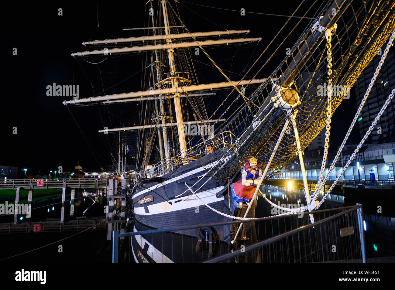 Bremerhaven, Germany. 31st Aug, 2019. The historic sailing ship "Seute Deern" has fallen into a sloping position due to a pump failure. When troops of the fire brigade explored the "Seute Deern", the ship tilted so threateningly that the mission was aborted. The "Seute Deern" (High German "Sweet Girl") belongs to the museum fleet of the German Maritime Museum (DSM) and has been located in the Old Harbour for more than 50 years. Credit: Mohssen Assanimoghaddam/dpa/Alamy Live News Stock Photo