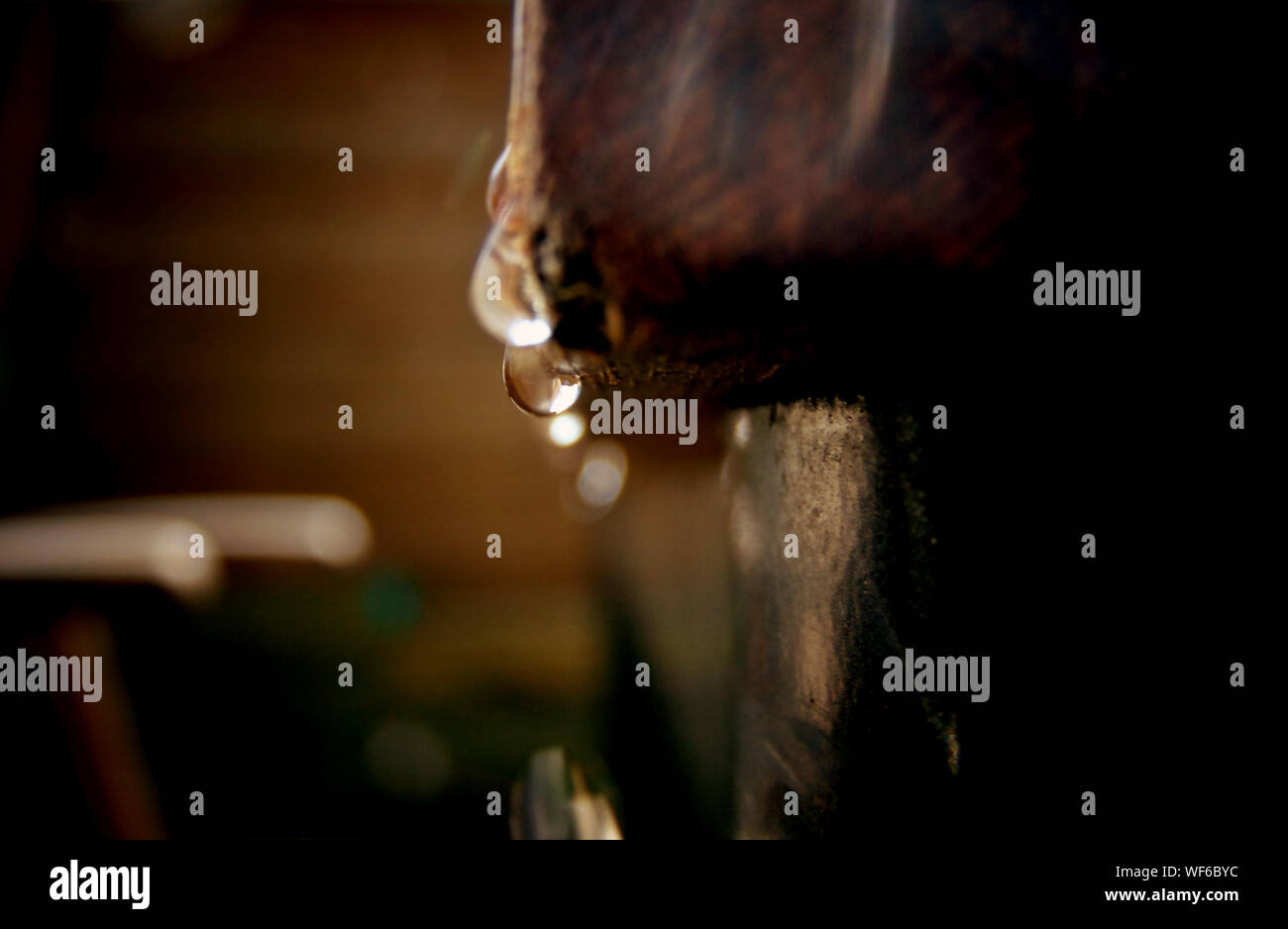 Water dripping rock hi-res stock photography and images - Alamy