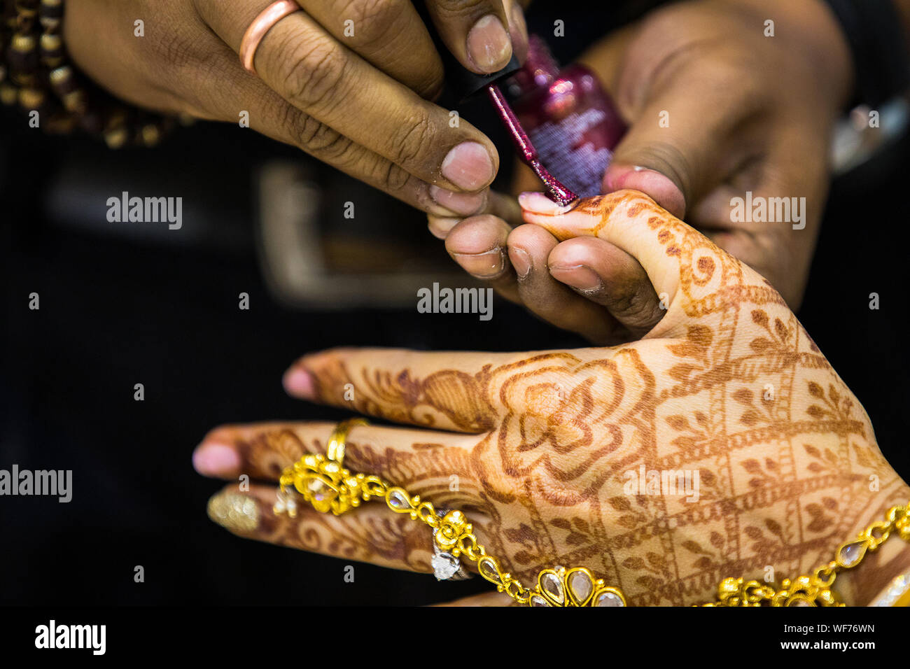Peach glittery wedding nails | Bridal nail art designs | Wedding nail art  design, Bridal nails designs, Nail art wedding