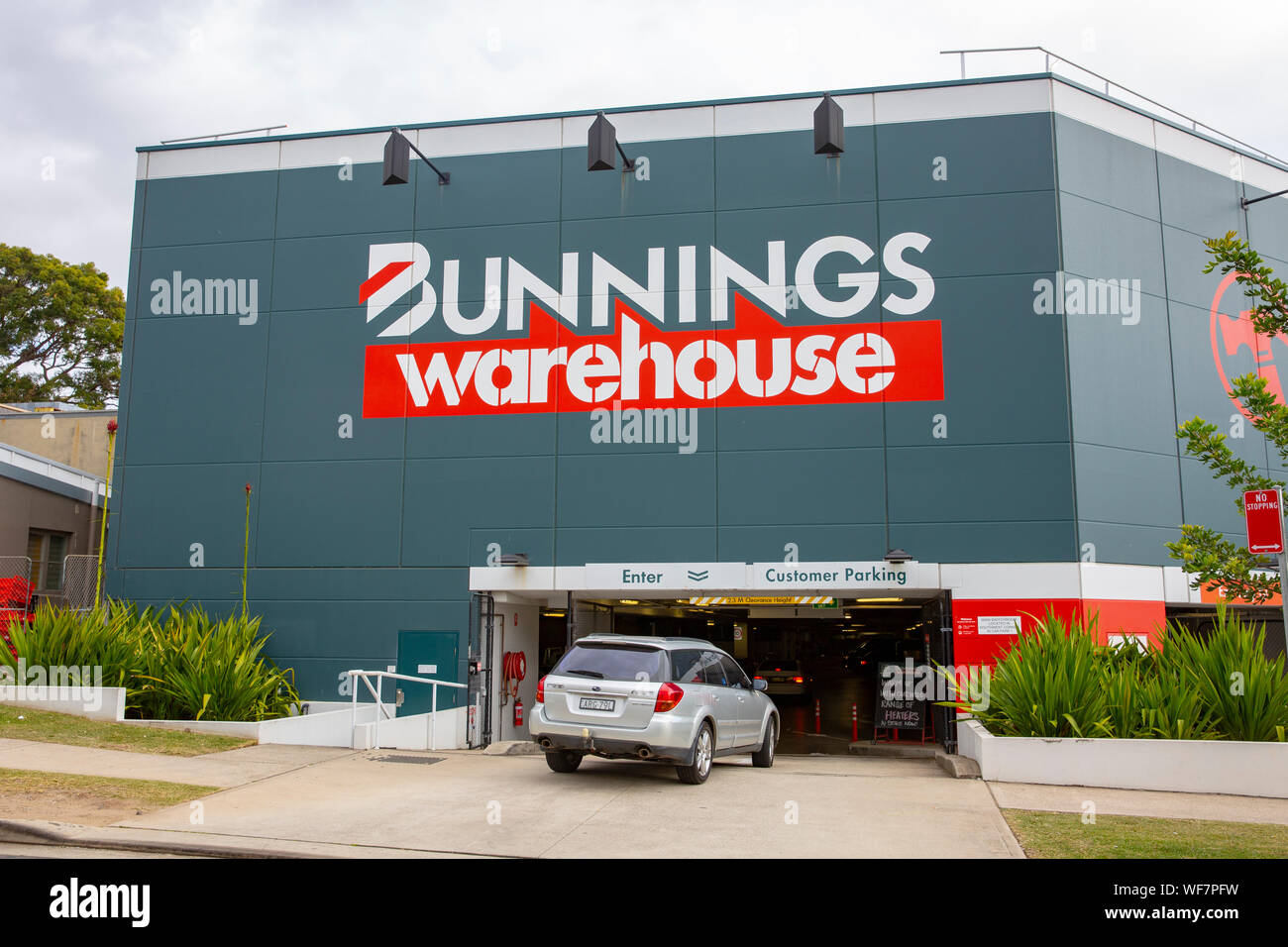 Bunnings warehouse hires stock photography and images Alamy