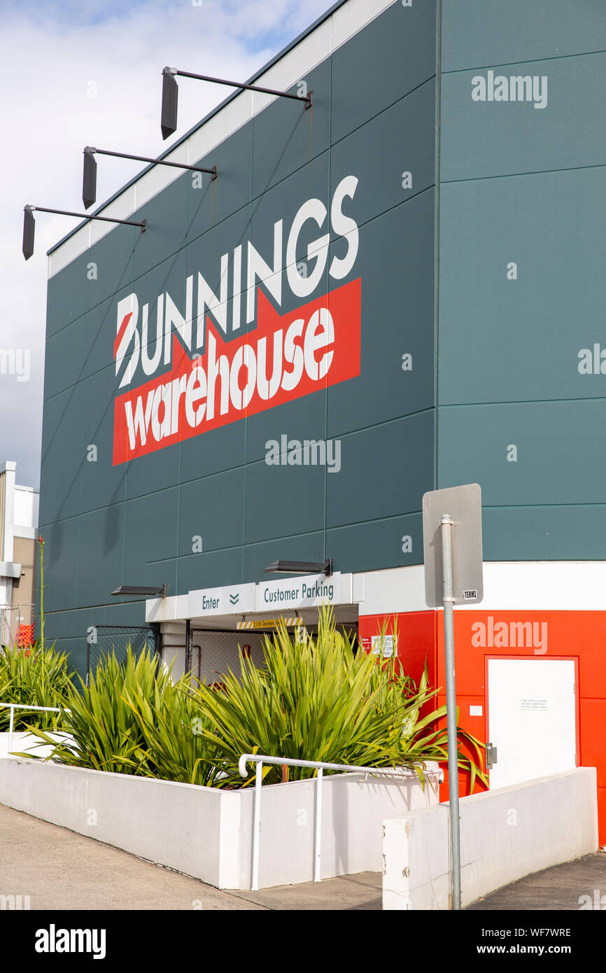 Bunnings hardware hires stock photography and images Alamy