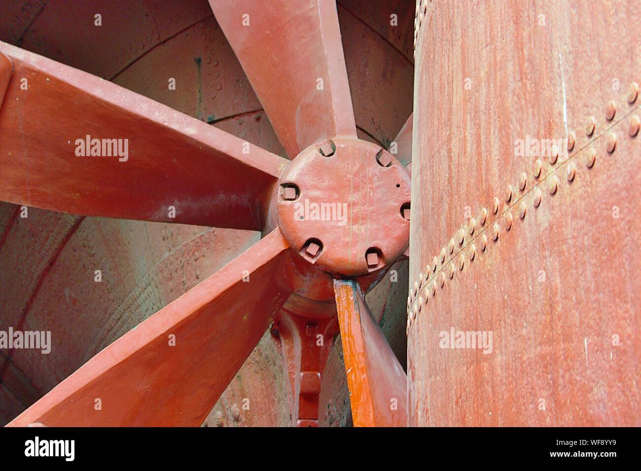 Screw propeller ship hi-res stock photography and images - Alamy