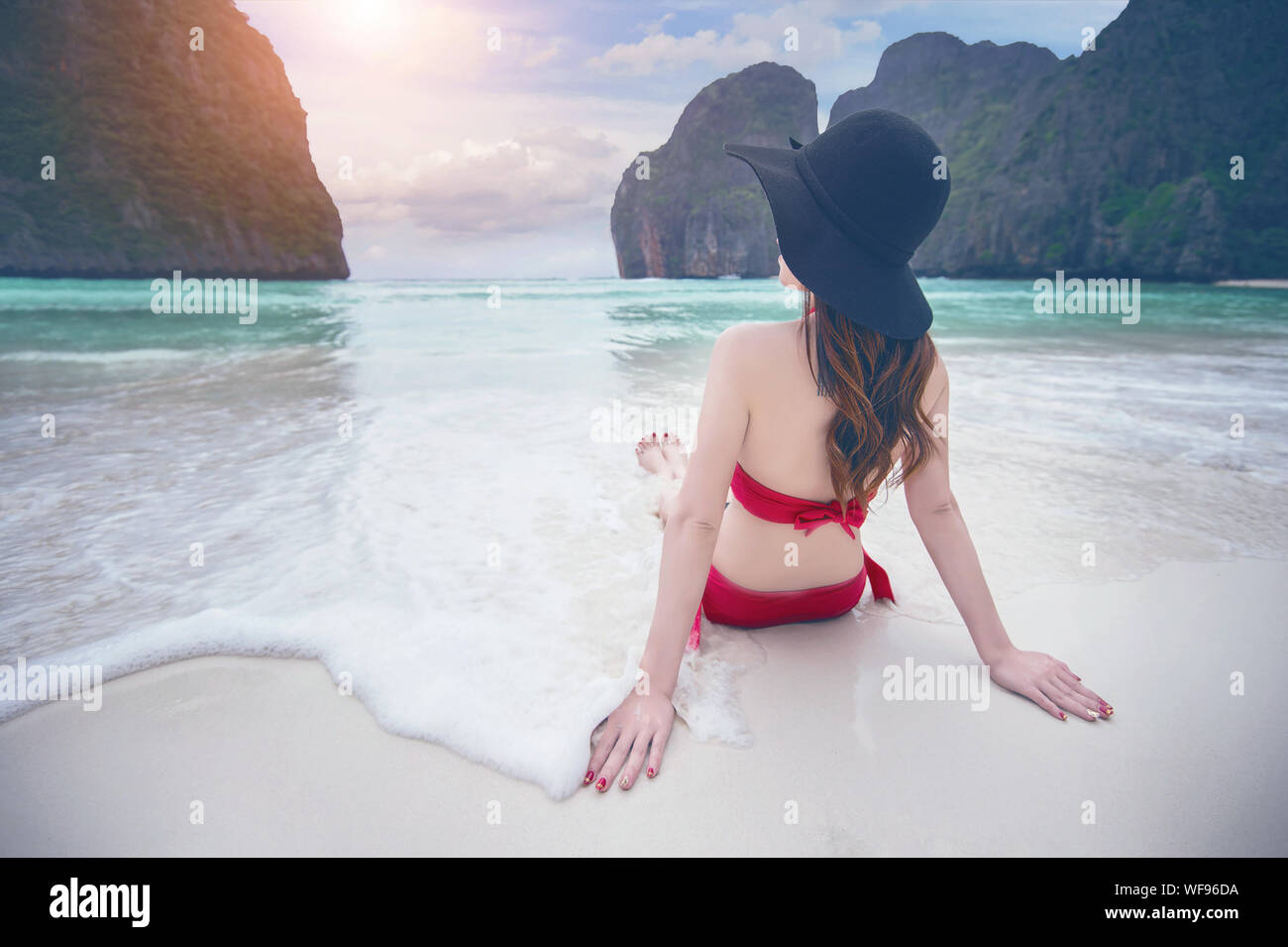 Red bikini hi-res stock photography and images - Alamy