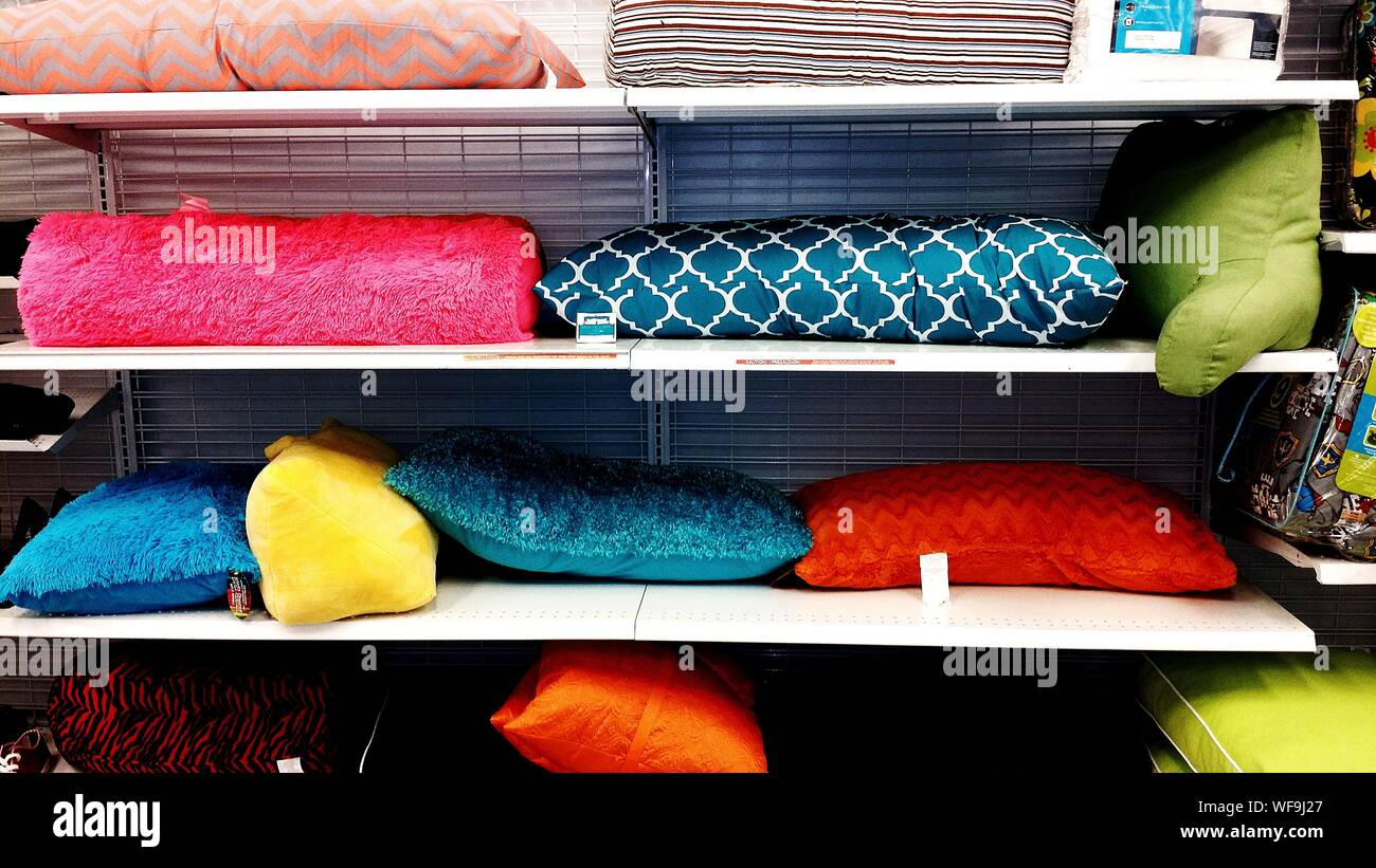 Cushions for sale hires stock photography and images Alamy