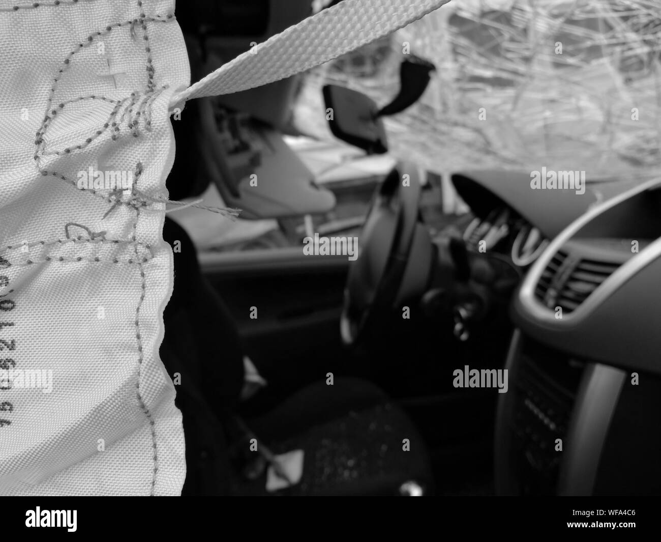 Car airbag hires stock photography and images Alamy