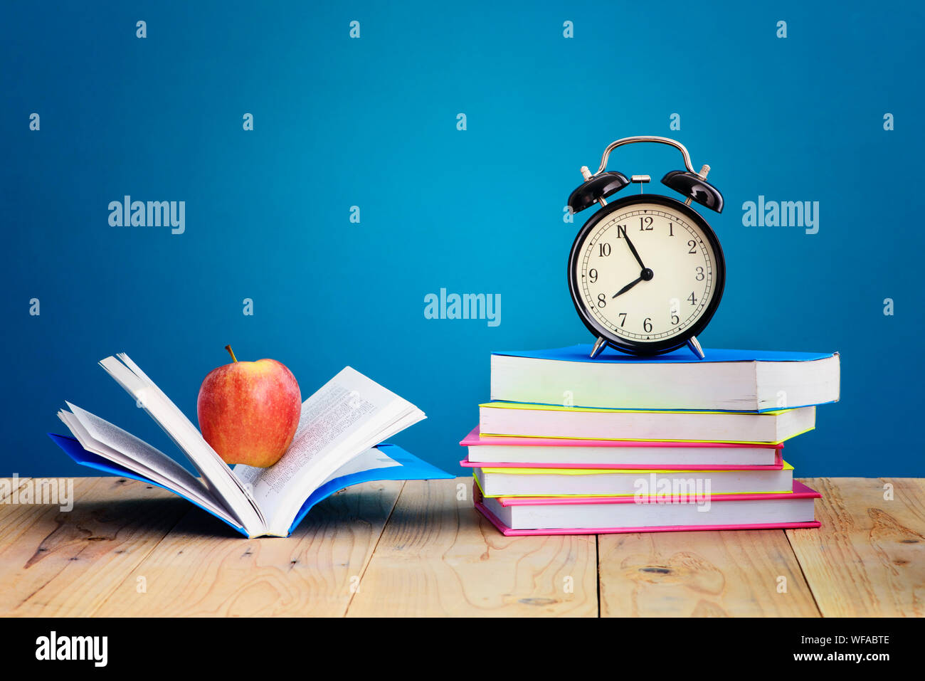 how to use an alarm clock on macbook