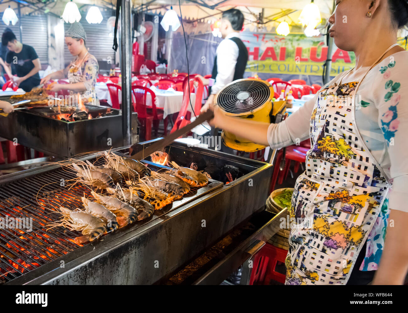 Open Air Restaurants In Hanoi Vietnam Stock Photo Alamy open-air-restaurants-in-hanoi-vietnam-stock-photo-alamy