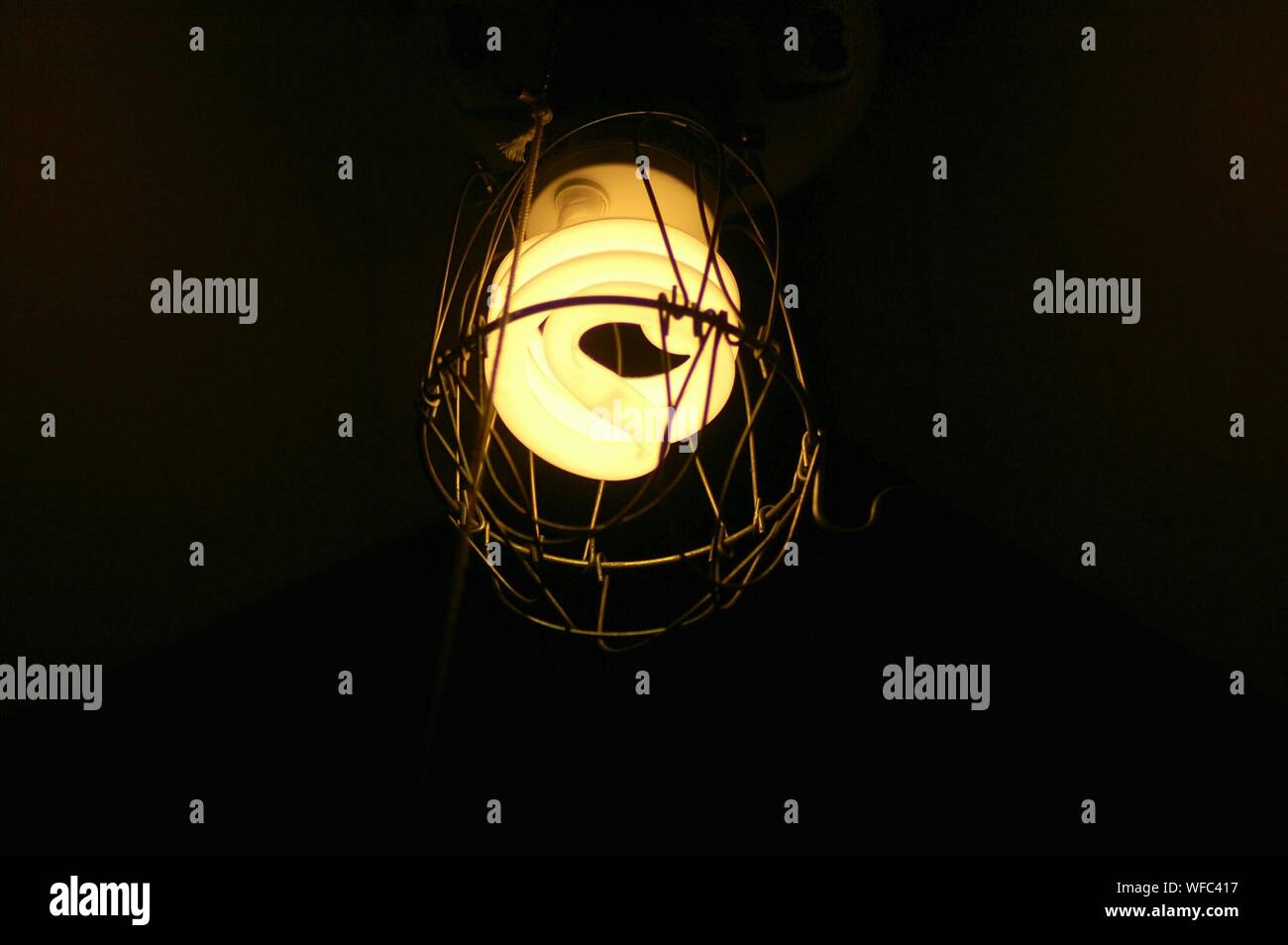 Fluorescent_lamp hires stock photography and images Alamy