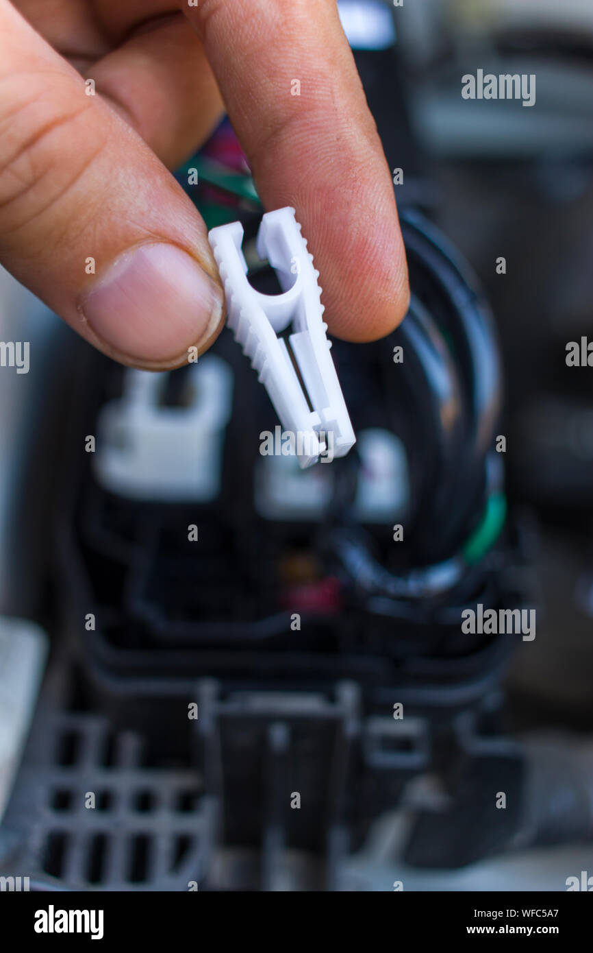 Fuse box for car, replacing the fuse High resolution image gallery