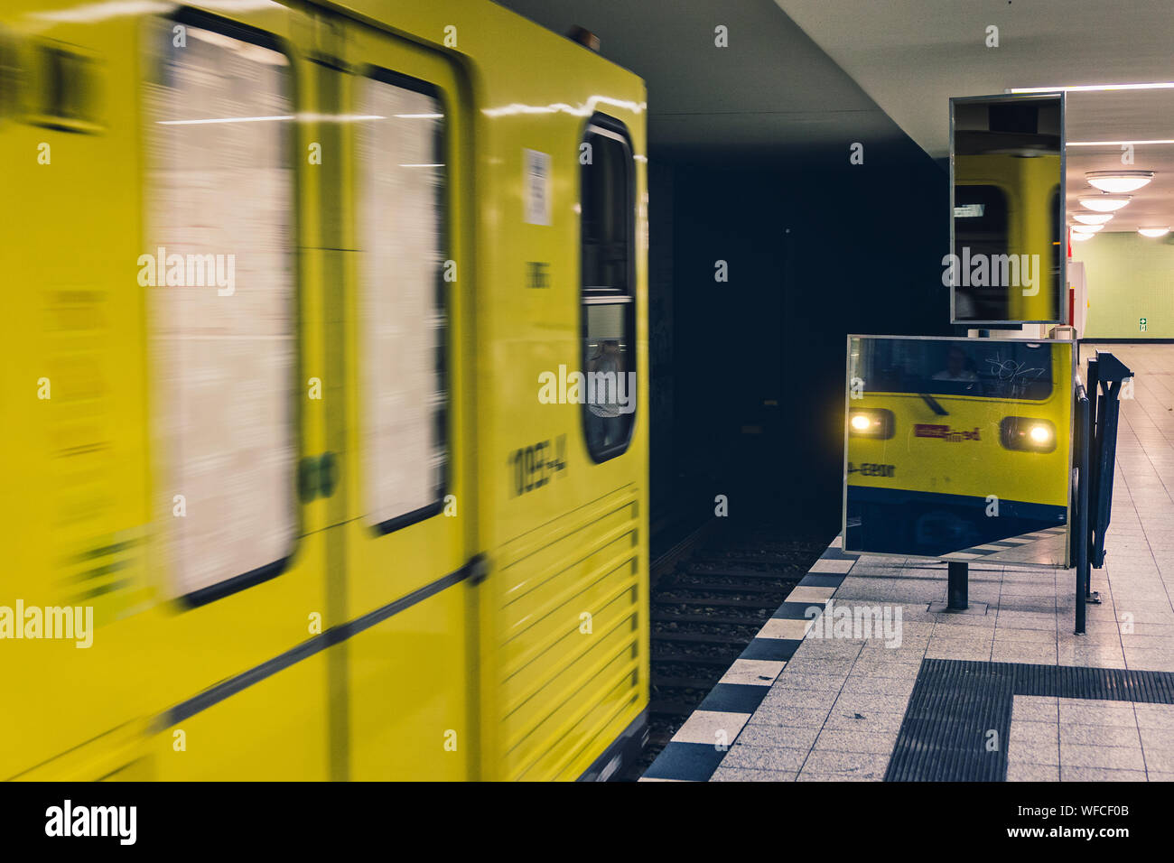 Mirror Train High Resolution Stock Photography and Images Alamy