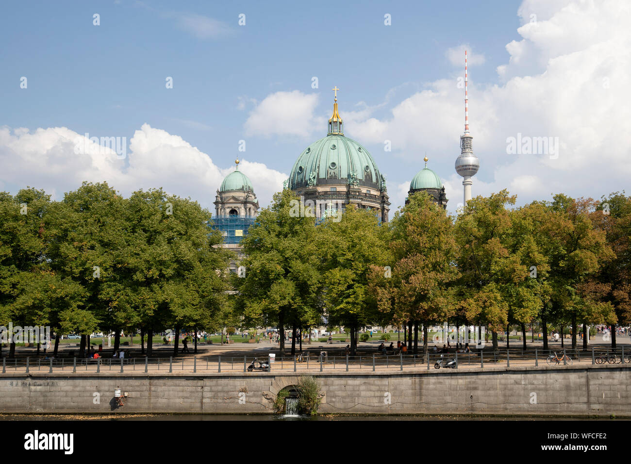 Berlin germany landscape cityscape hi-res stock photography and images ...