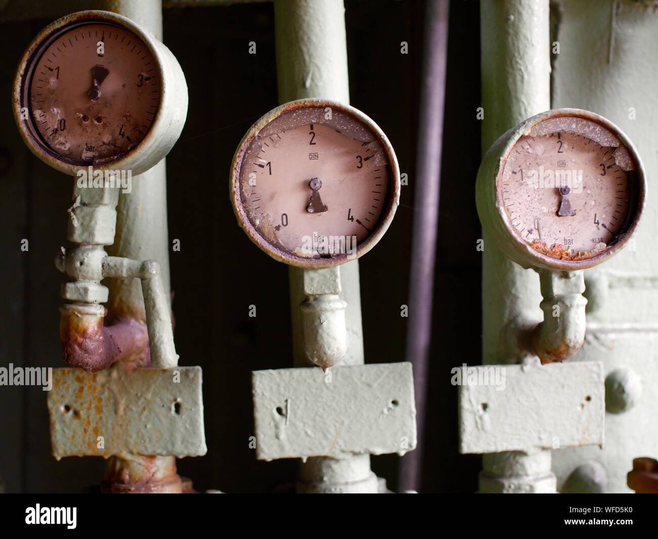 Broken Pressure Gauge High Resolution Stock Photography and Images Alamy