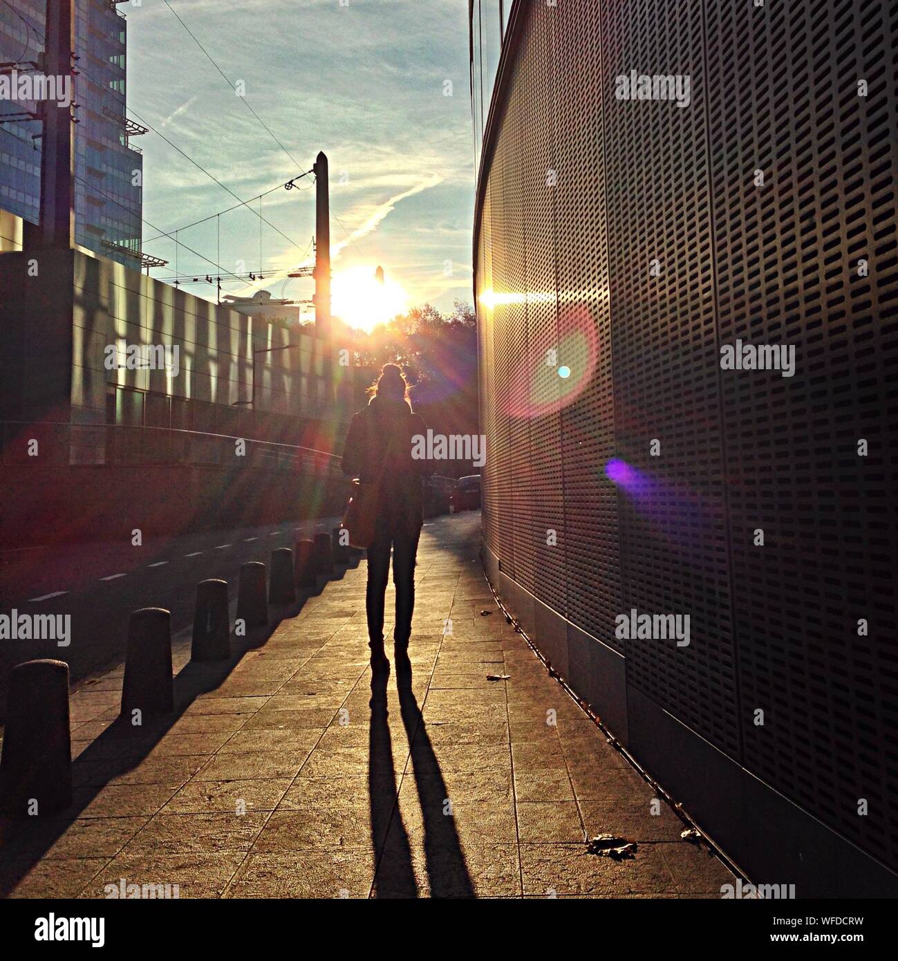 Woman walking street hi-res stock photography and images - Alamy