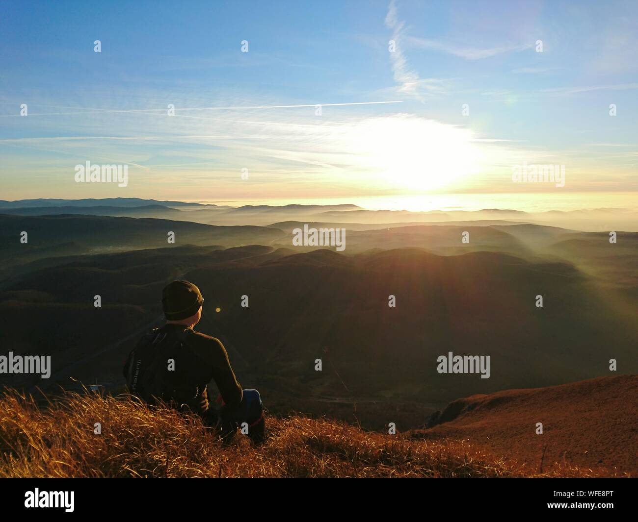 Hiker sitting sunset High Resolution Stock Photography and Images - Alamy