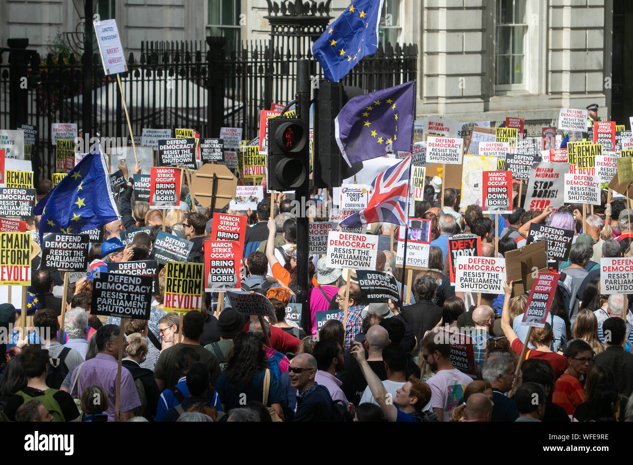 London, UK. 31st August 2019. Thousands of  Pro Remain supporters and activists  fill Whitehal and doemonstrate outside Downing  and Whitehall   against the decision by the government to suspend Parliament from 9 September to 14 October  by Prime Minister Boris Johnson Credit: amer ghazzal/Alamy Live News Stock Photo