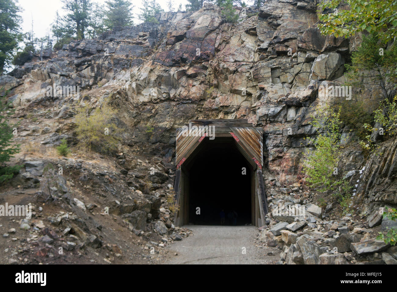 House built into rocks hi-res stock photography and images - Alamy