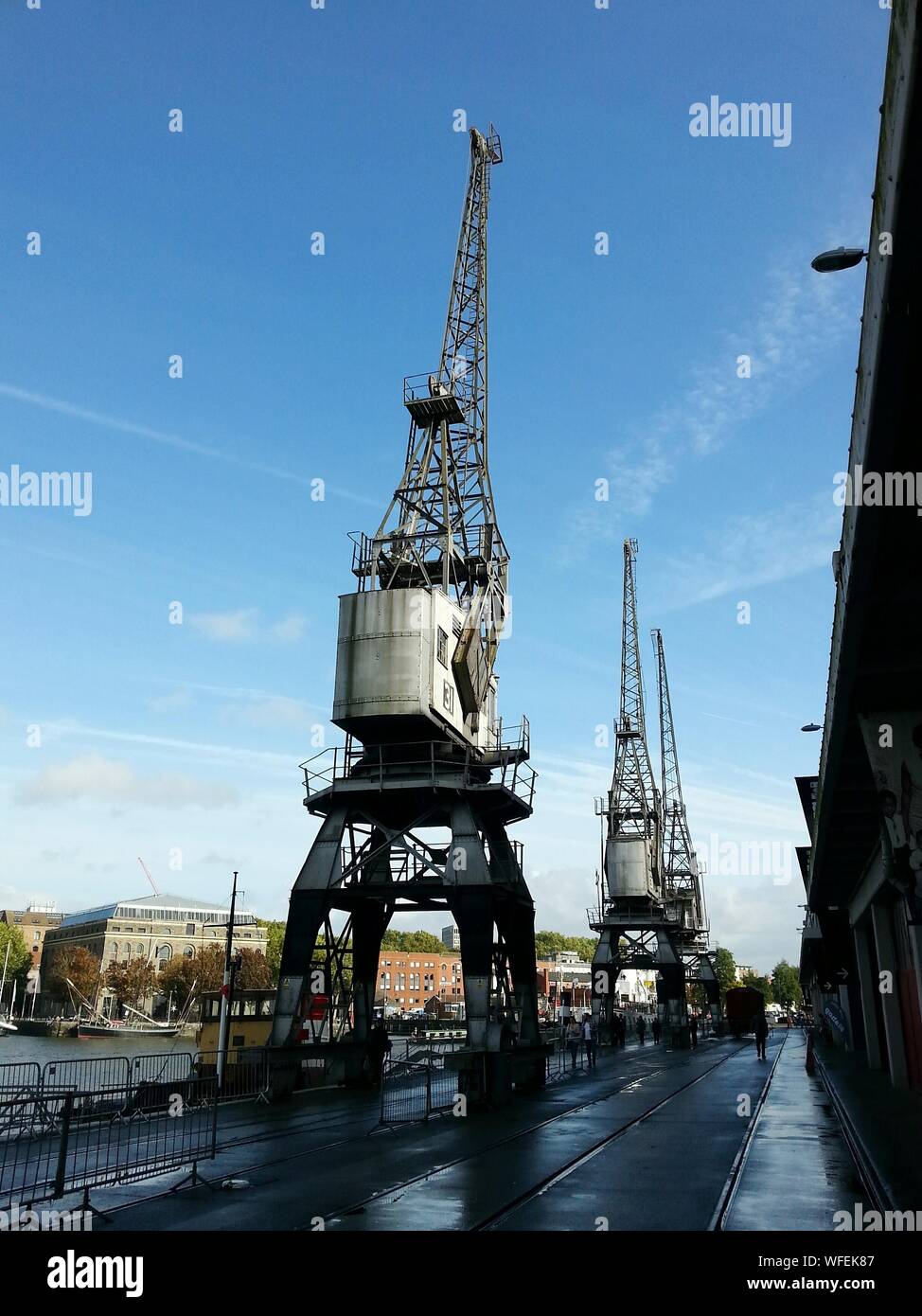 Bristol harbour cranes hi-res stock photography and images - Alamy