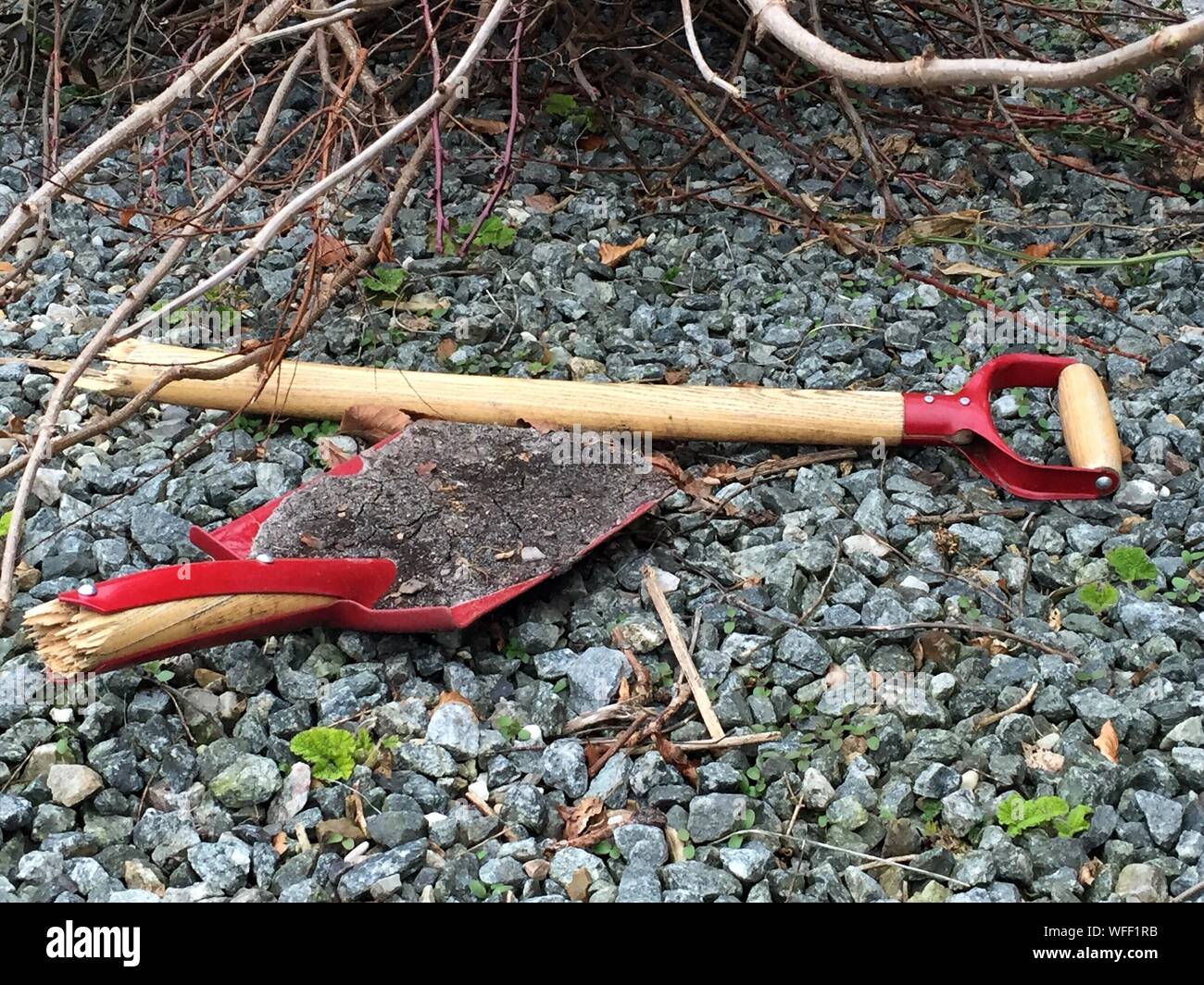 Abandoned shovel hi-res stock photography and images - Alamy