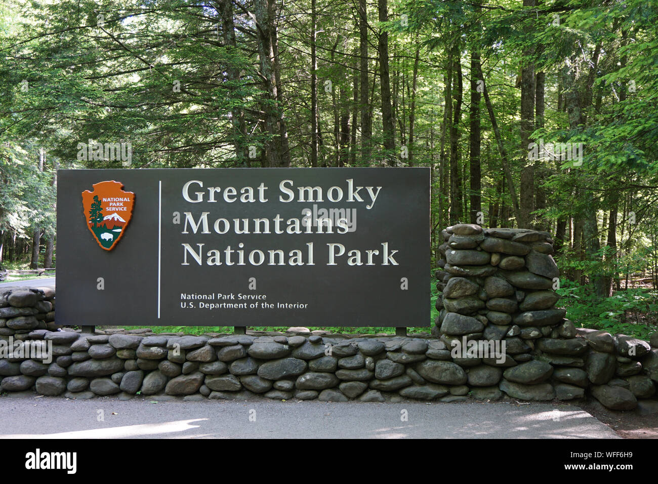 Great Smoky Mountains National Park entrance sign near Gatlinburg, Tennessee Stock Photo