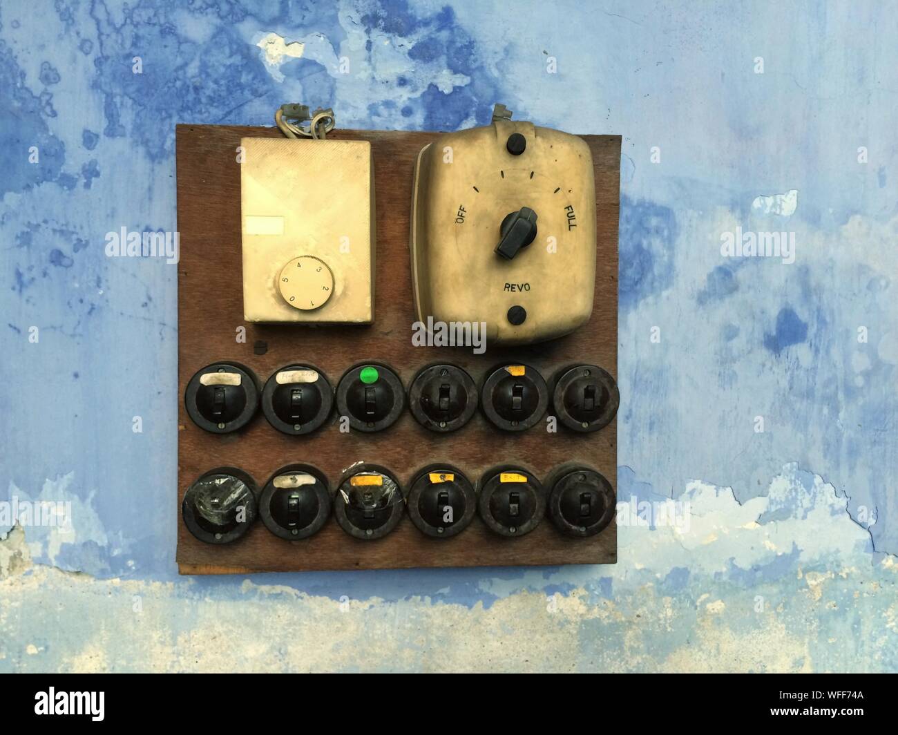 Light switches thermostat hires stock photography and images Alamy