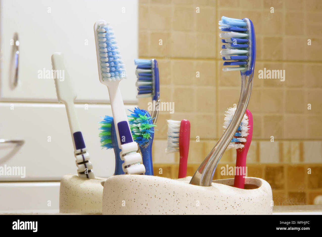 Used Toothbrushes Toothpaste tube sink used hi-res stock photography and images - Alamy