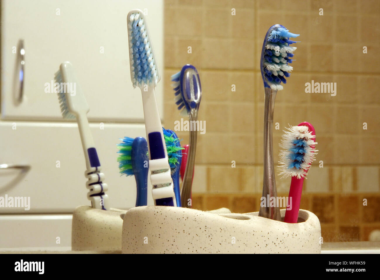 Used Toothbrushes Toothpaste tube sink used hi-res stock photography and images - Alamy