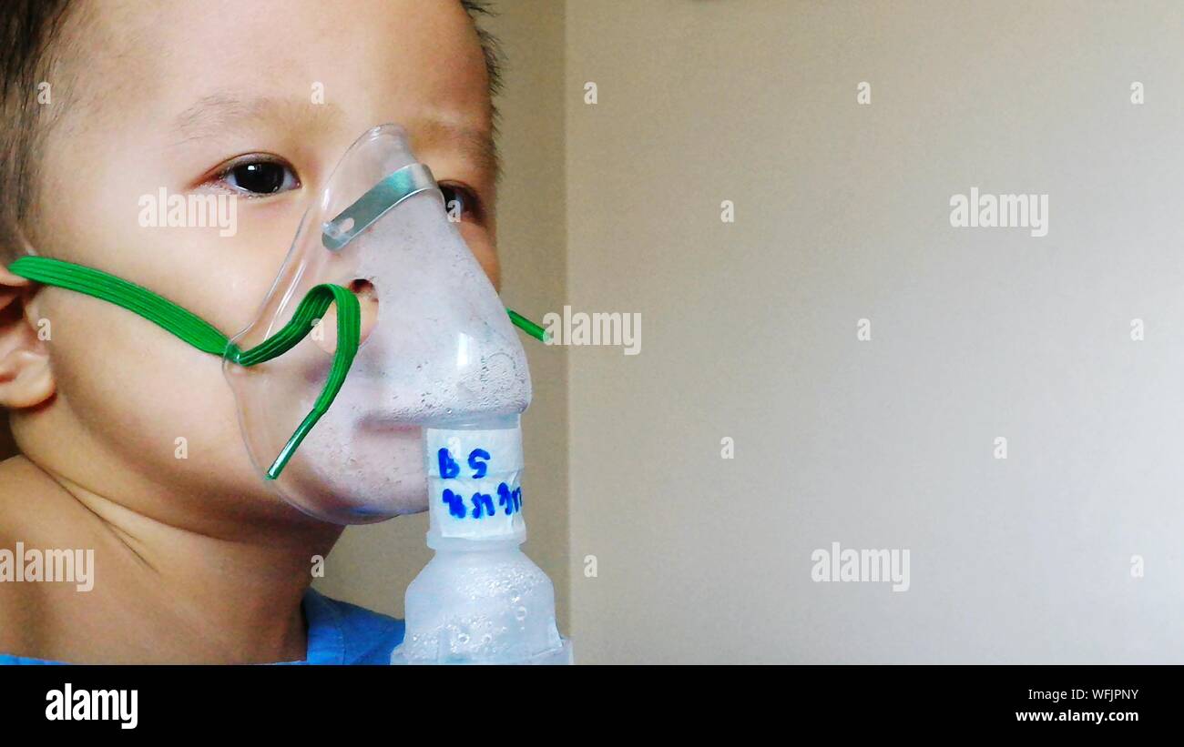 Download Oxygen Mask High Resolution Stock Photography And Images Alamy PSD Mockup Templates