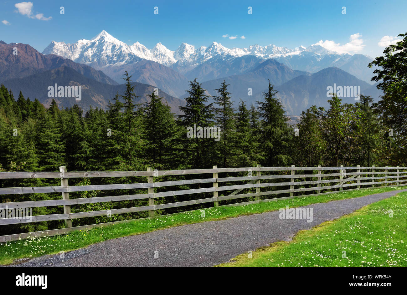 Himalaya mountain range at Munsiyari, Uttarakhand, India with scenic landscape Stock Photo