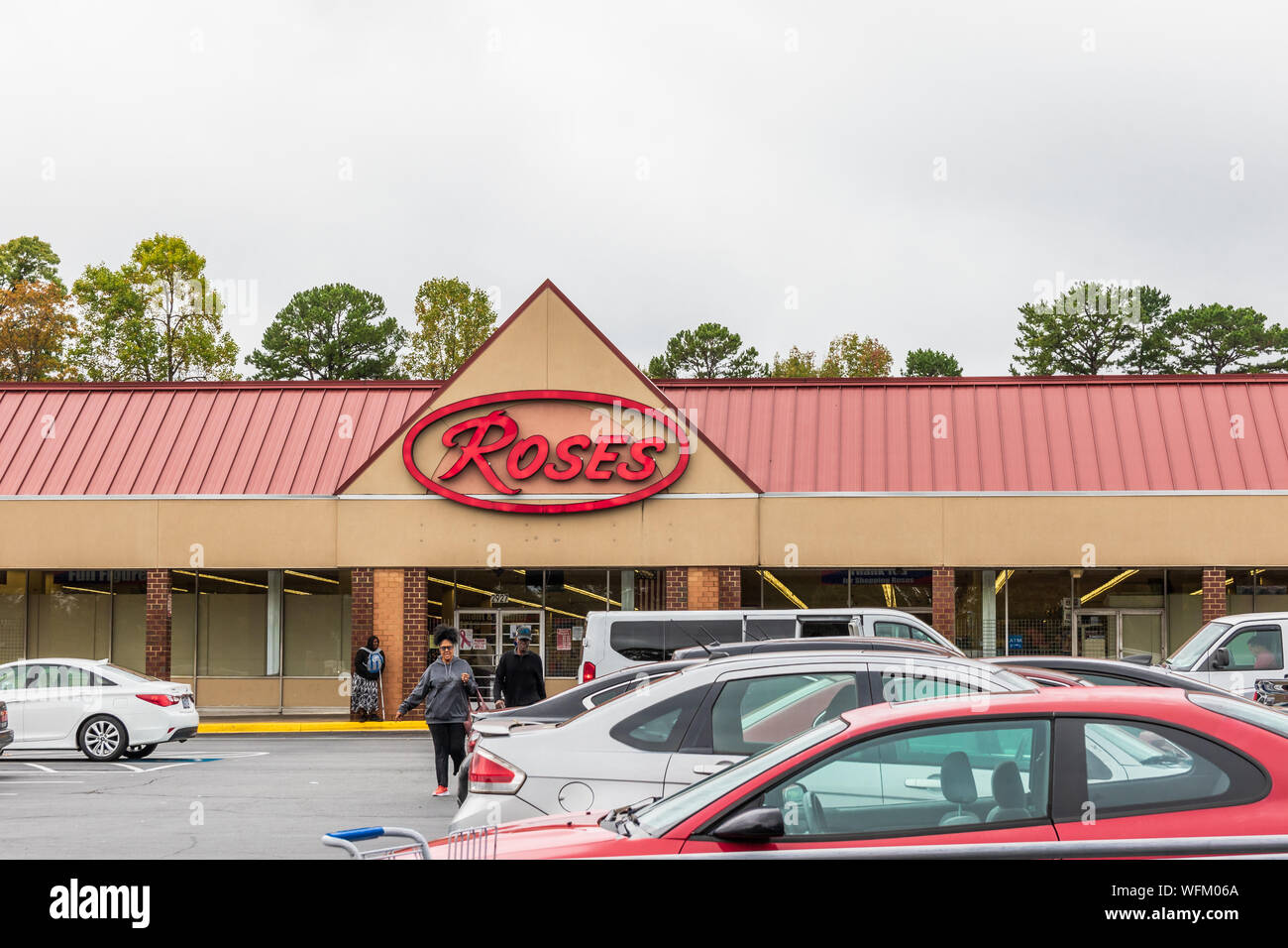 Chain Roses High Resolution Stock Photography and Images Alamy