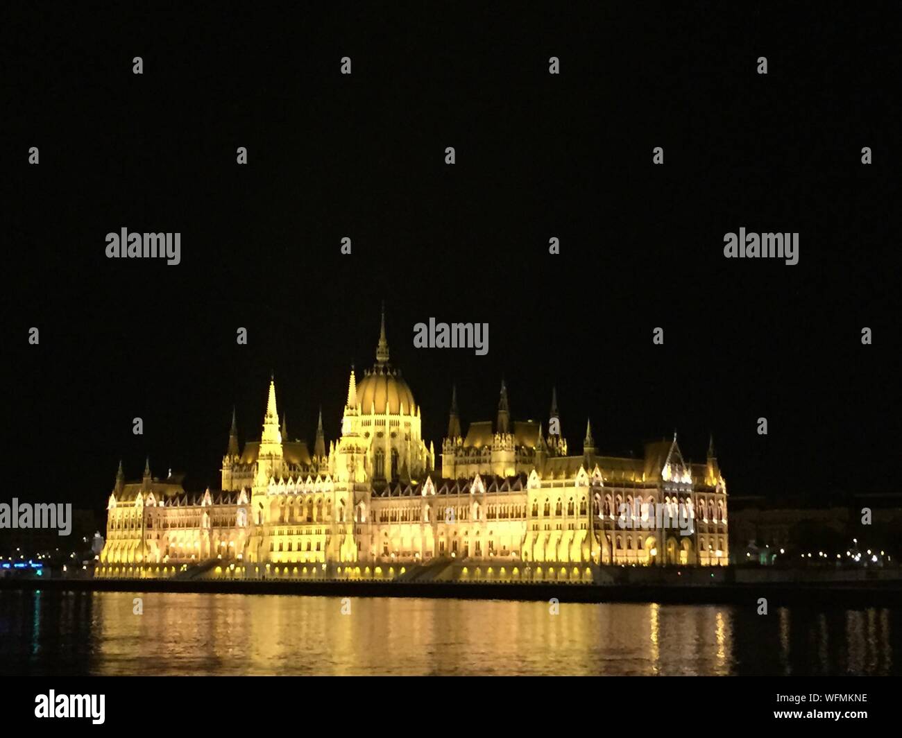 Hungarian parliament building night hi-res stock photography and images ...