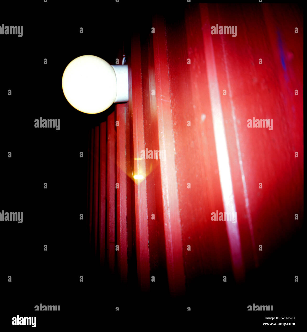 Light bulb red hi-res stock photography and images - Alamy