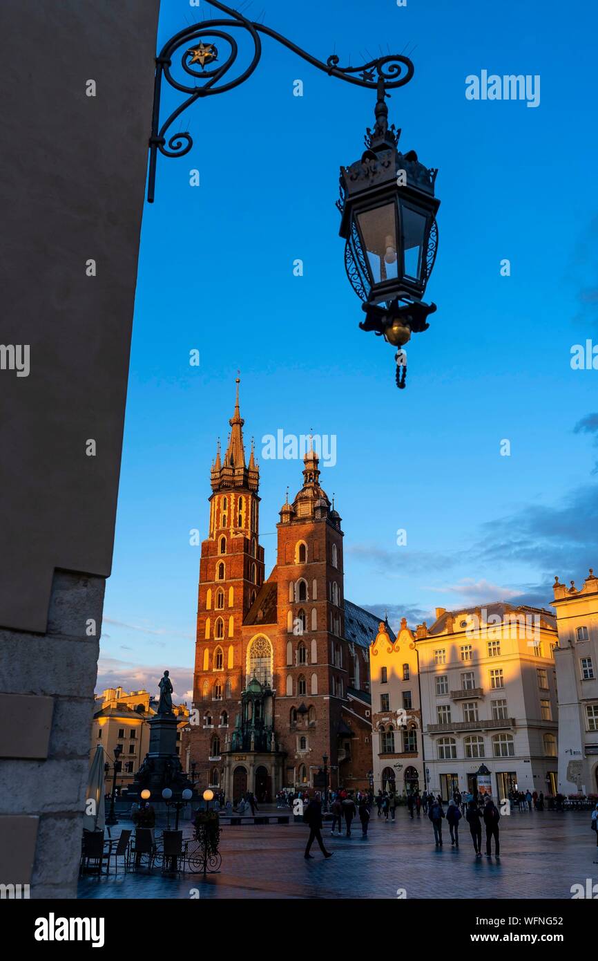 Poland, Voïvodie Lesser Poland, Krakow, Stare Miasto district, World Heritage Site, Old Town, Market Square, Basilica of Our Lady of Krakow (XIV) Stock Photo