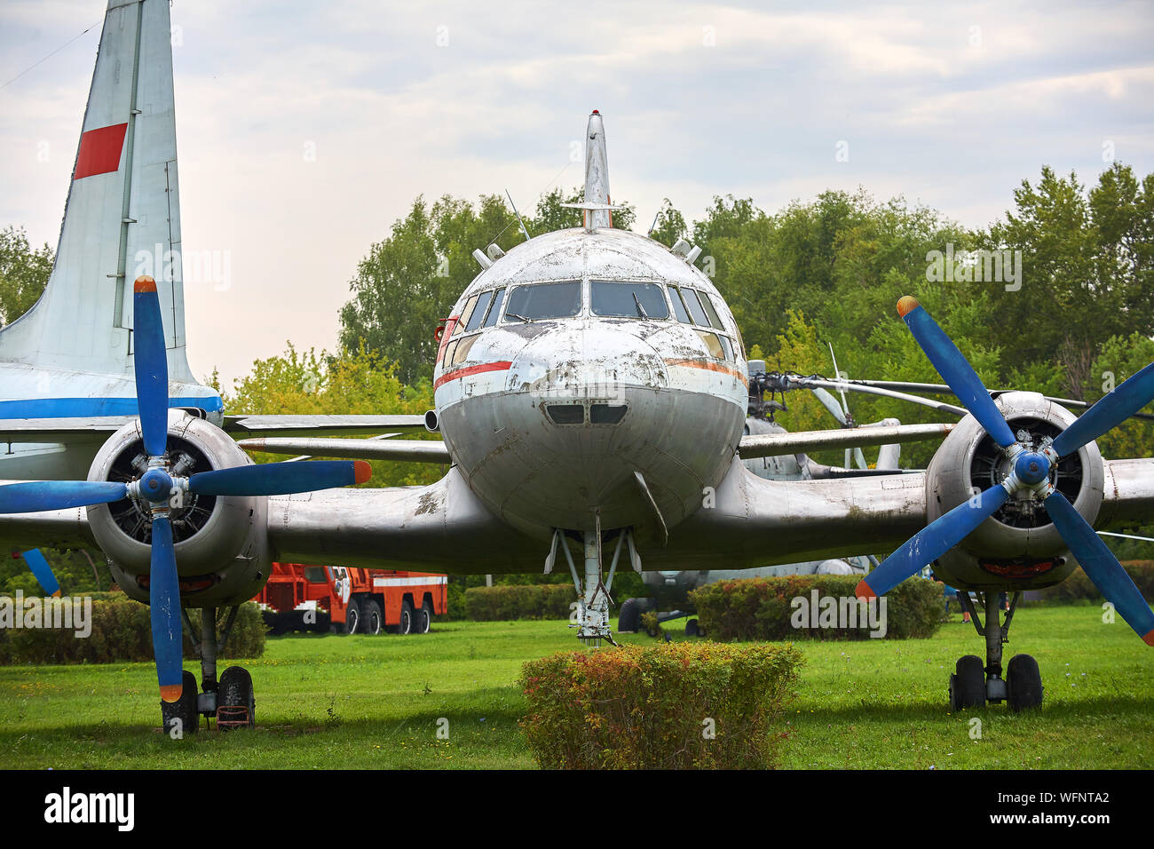 Military cargo plane nobody hi-res stock photography and images - Alamy