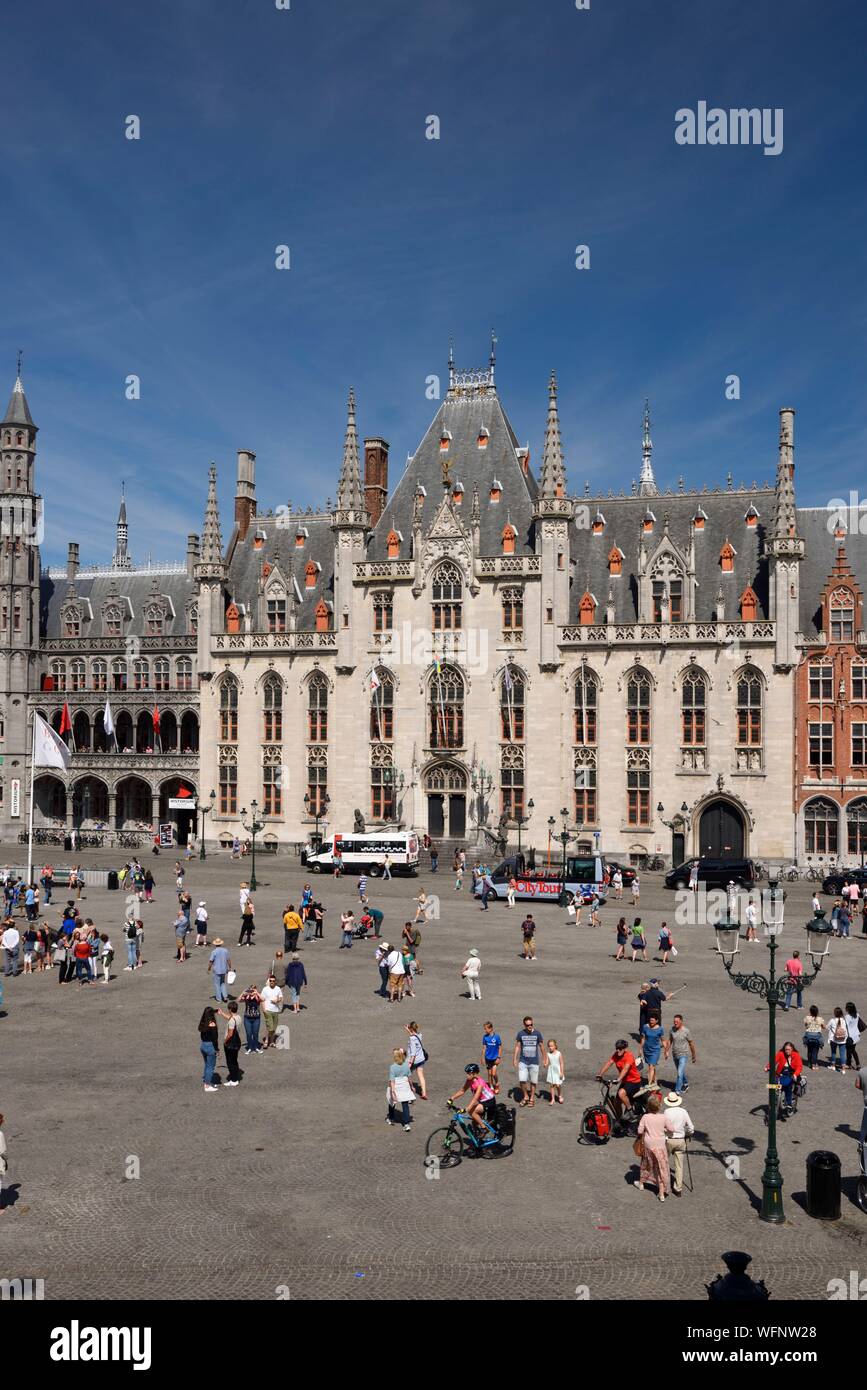 Belgium, West Flanders, Bruges, historical center listed as a UNESCO World Heritage, Grand Place, Provinciaal Hof or provincial palace Stock Photo