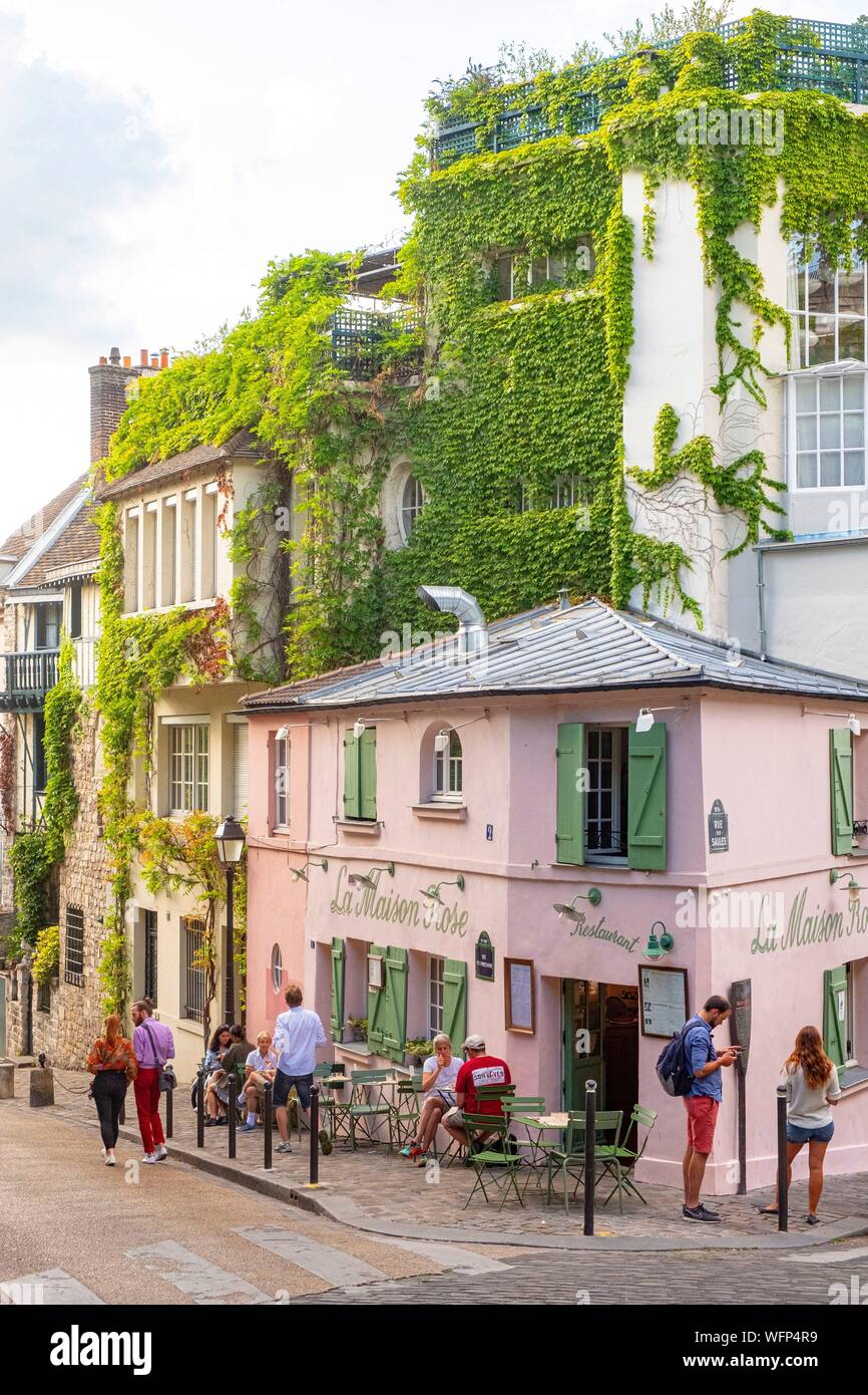 France, Paris, Butte Montmartre, Le Lapin Rose restaurant Stock Photo