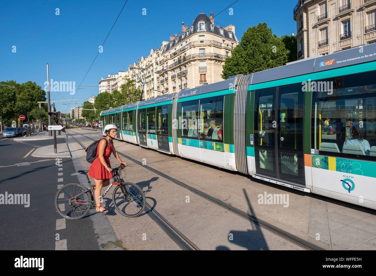 France, Paris, Porte de Clichy, Bessieres bld, T3 tramway station Stock  Photo - Alamy