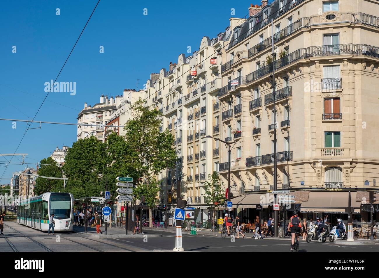 France, Paris, Porte de Clichy, Bessieres bld, T3 tramway station Stock  Photo - Alamy