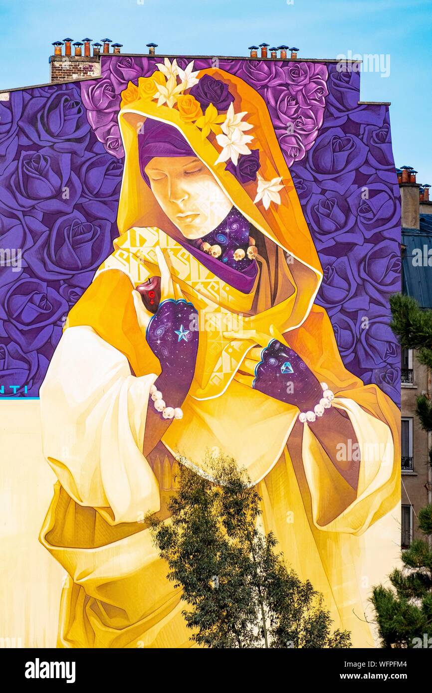 France, Paris, 13th arrondissement, Street Art, the metro line 6 in front of the artist's work La Madre Secular © Inti Stock Photo