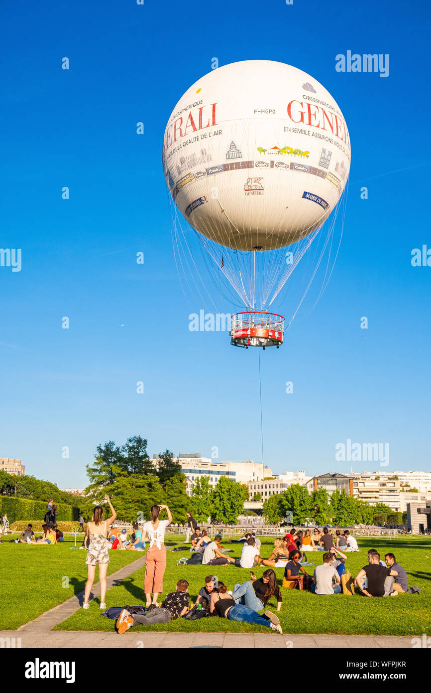 France, Paris, Parc Andre Citroen, the captive balloon to climb to 150m  altitude Stock Photo - Alamy