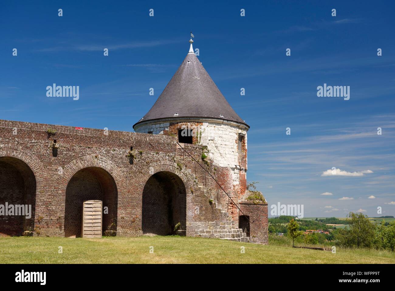 France, Pas de Calais, Montreuil sur Mer, citadel built under Charles the 10th and perfected by Vauban, walkway and white tower Stock Photo