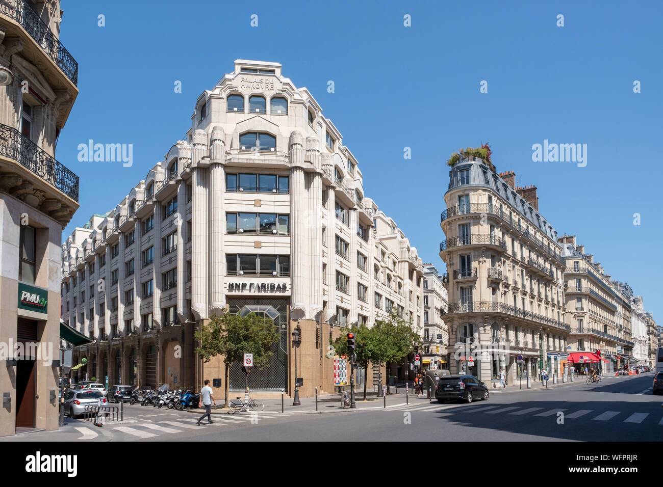 Paris street 1930s hi-res stock photography and images - Alamy