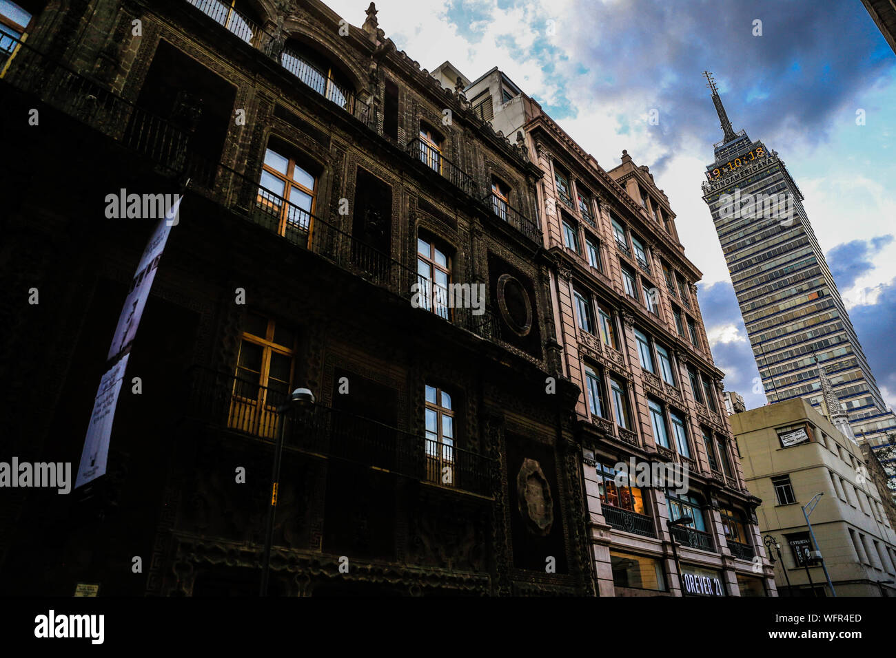 La torre latinoamericana hi-res stock photography and images - Alamy